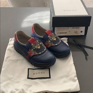 SOLD Gucci boys blue leather cat slip on sneakers sz 26